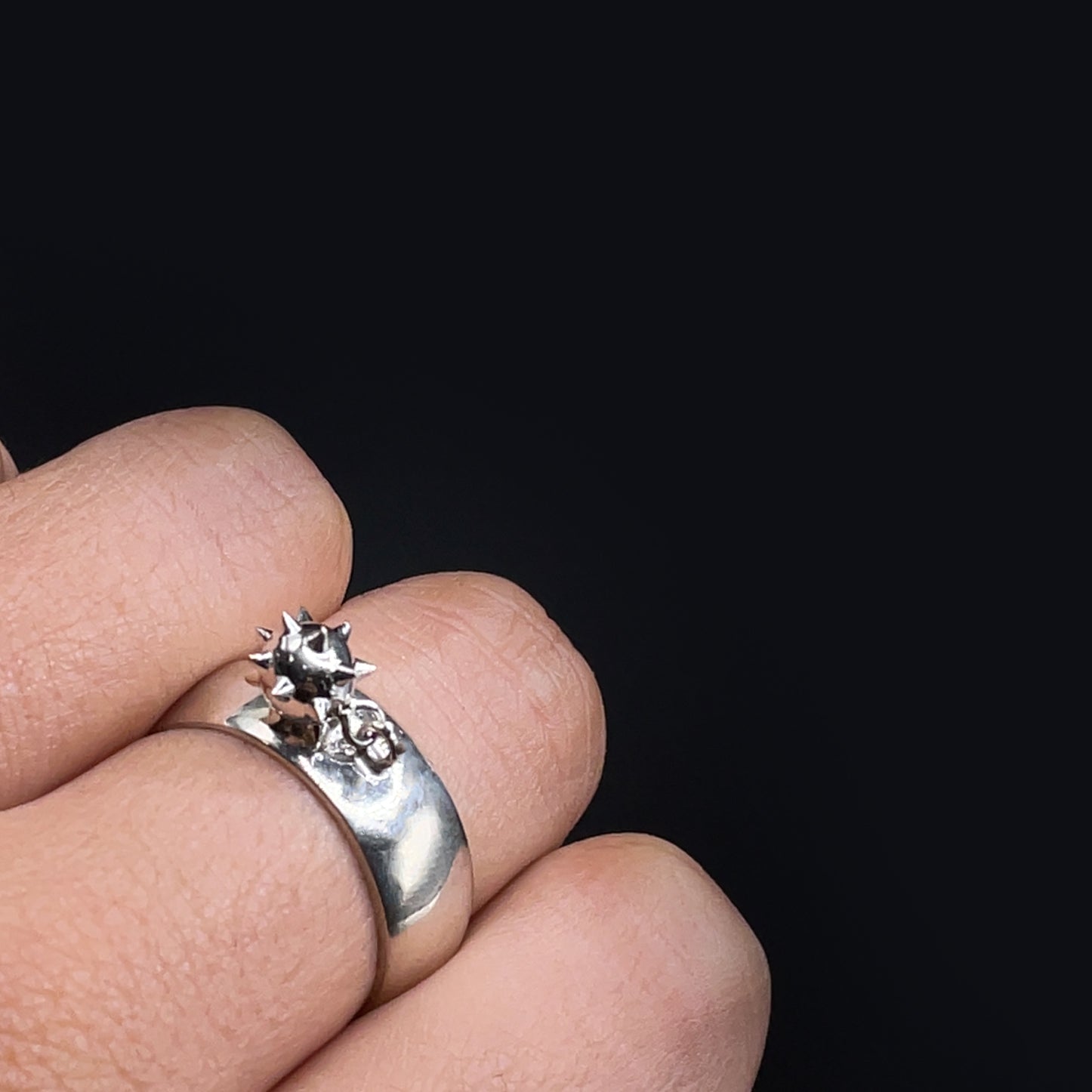 Mace Ball Adjustable Ring